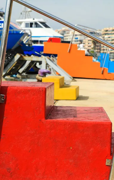 Цветные Дорожки Доступа Катерам Пришвартованным Порту Санта Пола Аликанте Испания — стоковое фото