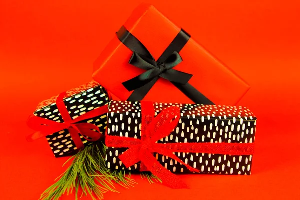 Gifts Wrapped Colorful Paper Red Black Bows Next Christmas Decoration — Stock Photo, Image