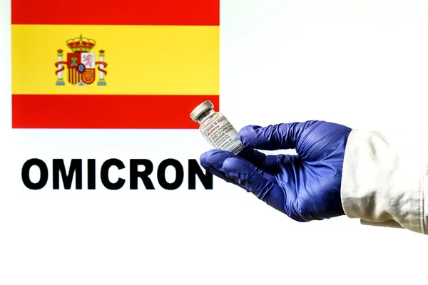 Madryt Hiszpania Listopada 2021 Ręczne Trzymanie Fiolki Szczepionką Moderna Covid — Zdjęcie stockowe