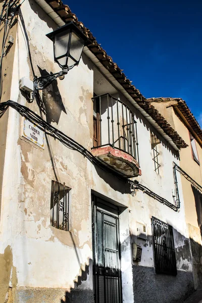 Spanya Nın Alicante Kentindeki Polop Şehrinin Dar Sokak Tipik Cepheleri — Stok fotoğraf