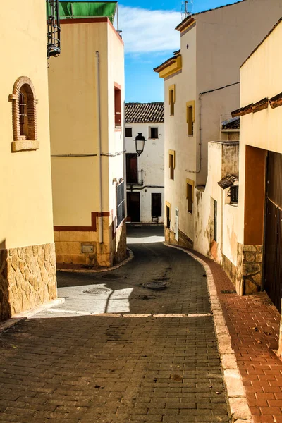 Calle Estrecha Fachadas Típicas Ciudad Histórica Polop Alicante España —  Fotos de Stock