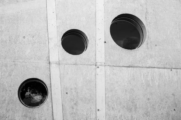Runde Geometrische Fenster Auf Fassade Aus Weißem Stein Spanien — Stockfoto