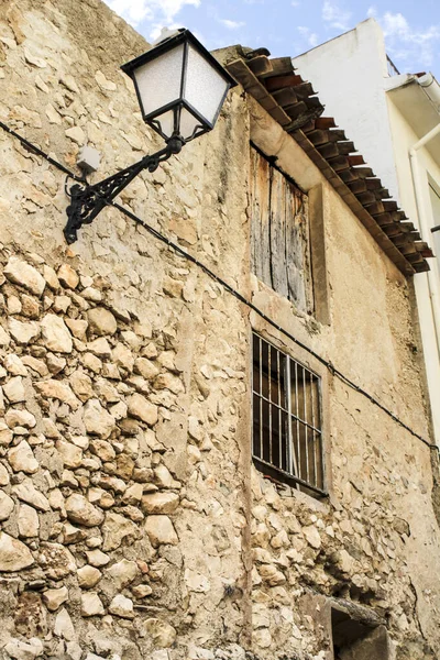 Typické Kamenné Fasády Historickým Pouličním Světlem Vesnice Beniarda Alicante Španělsko — Stock fotografie