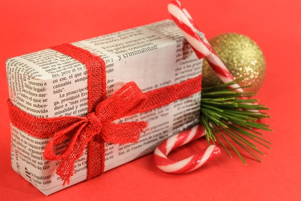 Madrid Spain December 2021 Gift Wrapped Old Newspaper Pine Branch — Stock Photo, Image
