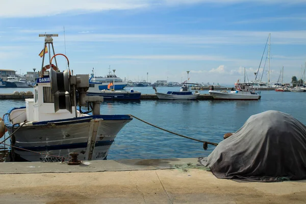 Santa Pola Alicante Spanyolország 2021 Október Santa Pola Kikötőjében Horgonyzó — Stock Fotó