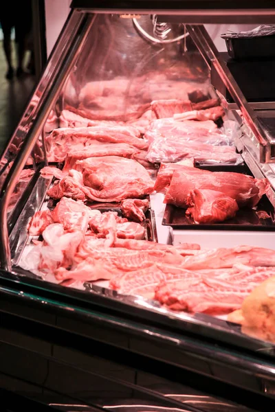 Különböző Típusú Húsdarabok Eladásra Alicante Központi Piacán Belüli Piaci Standon — Stock Fotó