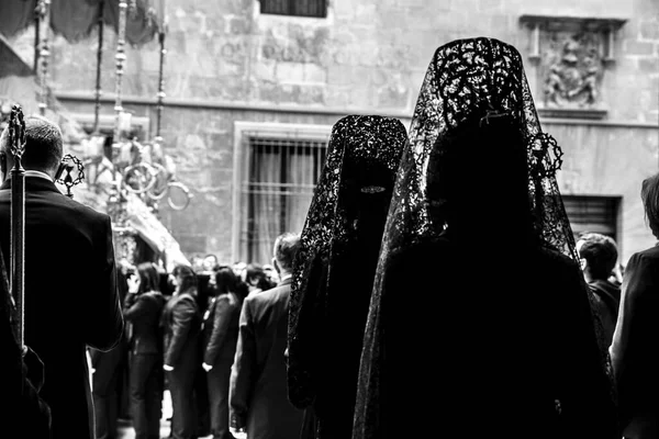 Elche Spain April 2022 Women Wearing Mantilla Dresses Procession Holy — Stock Photo, Image