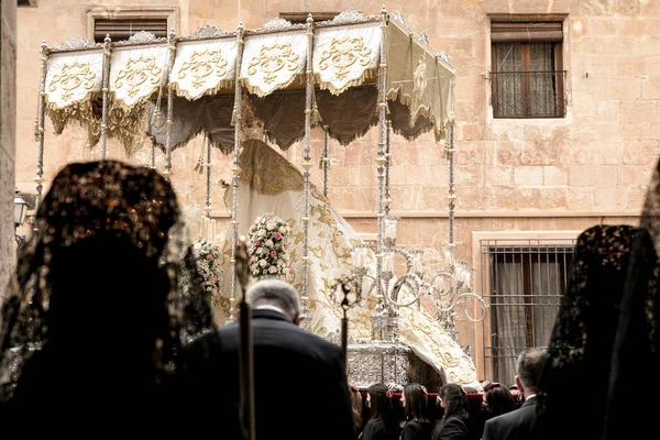 Elche Ισπανία Απριλίου 2022 Παρέλαση Της Παναγίας Βαστάζους Και Γυναίκες — Φωτογραφία Αρχείου