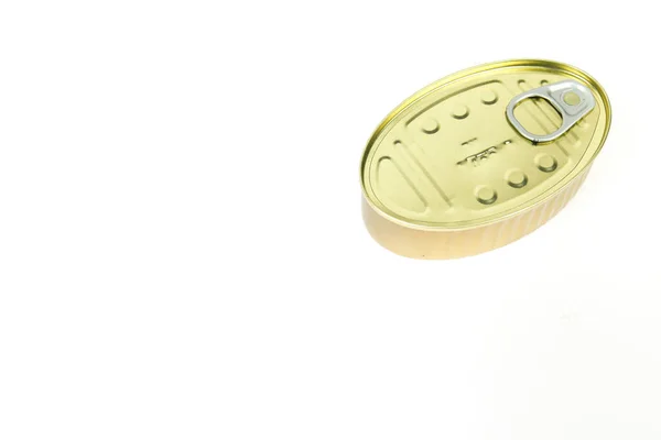 白い背景に保存食の黄金の缶 — ストック写真