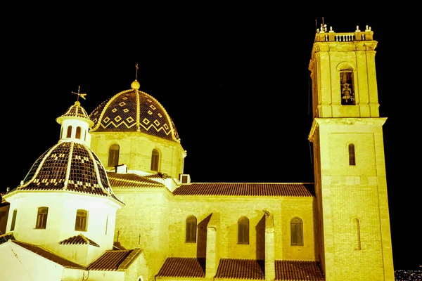夏の夜アルテア広場のコンソール教会の聖母 — ストック写真
