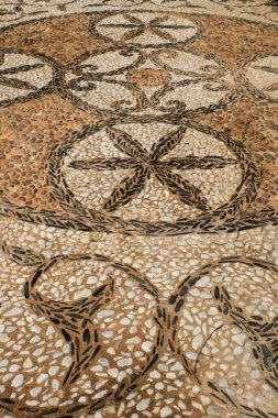 İspanya 'nın başkenti Alicante' de çakıl taşlı mozaik.