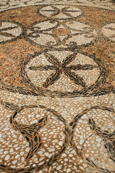 İspanya 'nın başkenti Alicante' de çakıl taşlı mozaik.