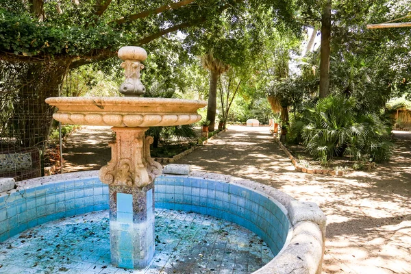 Cartagena Murcia Spanien Juli 2022 Steinbrunnen Garten Des Beltri Hauses — Stockfoto