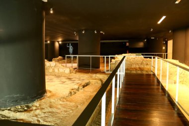 Cartagena, Murcia, İspanya - 25 Temmuz 2019: Octavian Augustus 'un anısına tapınak kalıntılarıyla birlikte Augusteum adı verilen yeraltı müzesi