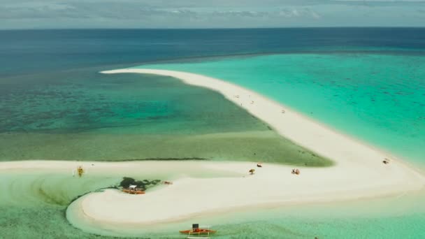 Tropický ostrov s písečnou pláží. Camiguin, Filipíny — Stock video