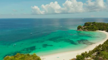 Beyaz kumlu plajlı Boracay Adası, Filipinler