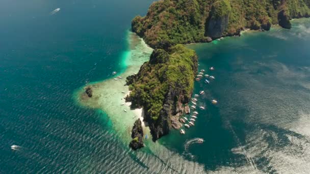 Tropical island with sandy beach. El nido, Philippines — Stock Video