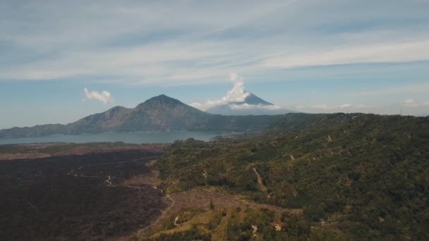 Paisagem montanhosa, lago de cratera, montanhas, vulcão, Bali, indonésia. — Vídeo de Stock