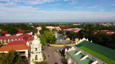 Vigan City 'deki Aziz Paul Katedrali, Filipinler. Vigan Katedralleri İspanyol Sömürge Çan Kulesi.