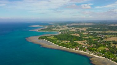 Luzon adası kıyısı, hava manzaralı..