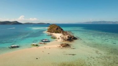 Güzel tropikal ada ve sahil
