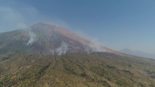 Horská krajina sopka Agung, Bali, Indonésie — Stock video