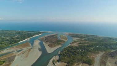 Denize akan bir nehir..