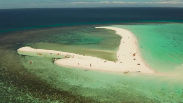 有沙滩的热带岛屿。Camiguin，菲律宾 — 图库视频影像