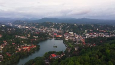 Sri Lanka 'daki Kandy şehrinin en iyi manzarası.