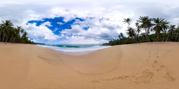 Hermosa playa en Sri Lanka. 360 panorama VR. — Foto de Stock