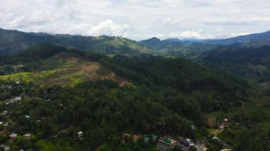 Ella kasabası Sri Lanka 'nın dağlık bölgesinde..