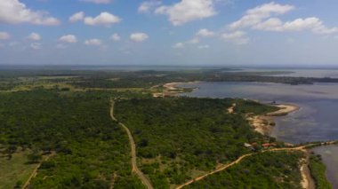 Sri Lanka adasının kıyıları.