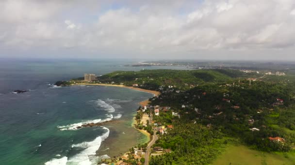 Kustlinje och hav på ön Sri Lanka. — Stockvideo