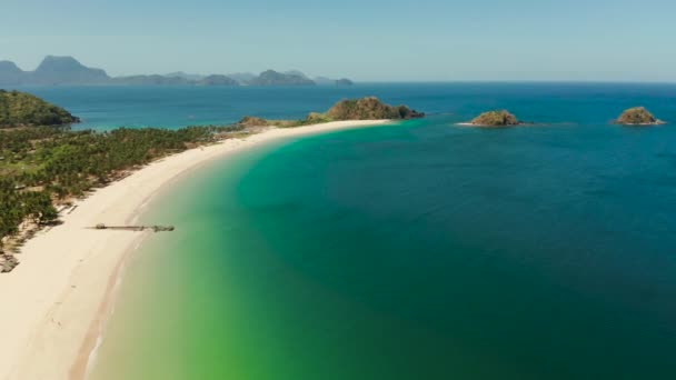 Kumlu Tropik Adanın Havadan Görünüşü Nacpan Nido Palawan Filipinler Deniz — Stok video