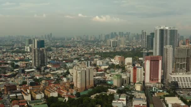 Ciudad Makati Centro Negocios Manila Metrópolis Asiática Con Vista Rascacielos — Vídeo de stock