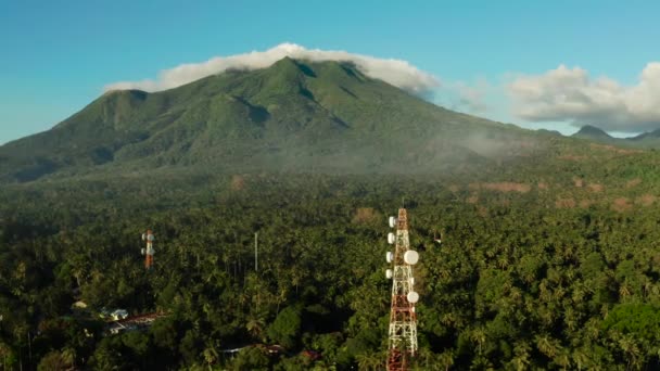 Antenas Microondas Ligam Pratos Rede Telefonia Móvel Transmissor Torres Telecomunicações — Vídeo de Stock