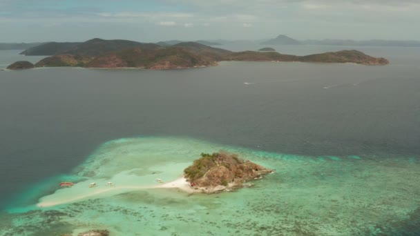 Wyspa Krajobrazu Morskiego Białą Plażą Bulog Dos Filipiny Palawan Łodzie — Wideo stockowe