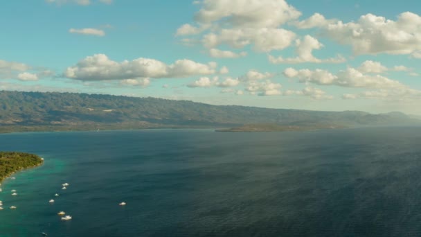 Cielo Azul Con Nubes Sobre Mar Las Islas Vista Aérea — Vídeos de Stock