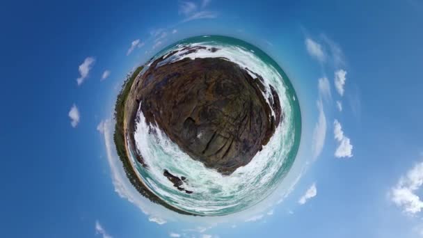 Tropical Beach Rocks Ocean Surf Little Planet View Rekawa Beach — Stok video