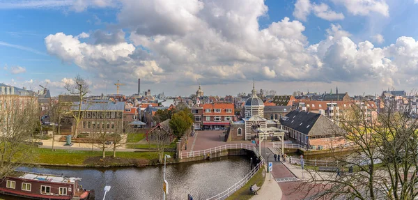 Leiden Netherlands March 2018 Cityscape Leiden Morspoort Morspoortbrug Small Park — Stock Photo, Image