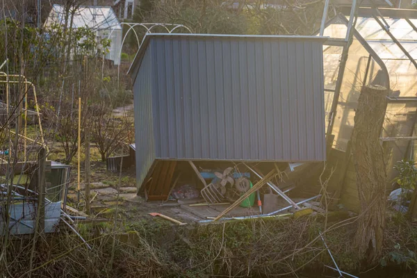 Shed Allocation Garden Come Leased Ground Almost Blowed Storm Eunice — Φωτογραφία Αρχείου