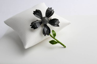 Basit Daisy Gri Yeşil Parlak Enamel Arkaplan Şablonu