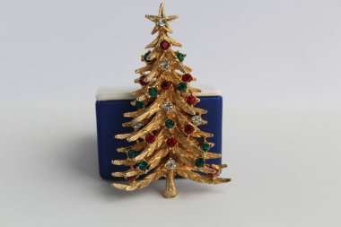 Yılbaşı Ağacı Oyuncakları Renkli Oyuncaklar Kırmızı Yıldızlı ve yapay elmaslı Tatil