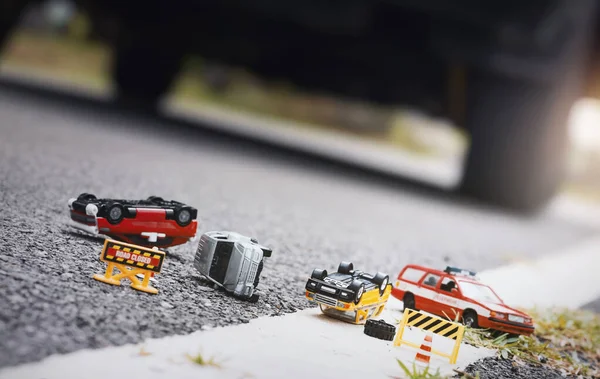 Scène Van Auto Miniatuur Speelgoedmodel Ongeval Straat Verzekeringsconcept — Stockfoto