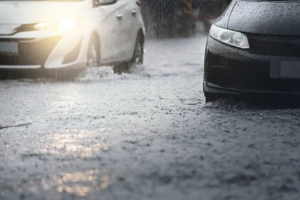 Tráfico Mañana Día Lluvioso Con Lluvia Fuerte Caída Inundación Ciudad — Foto de Stock