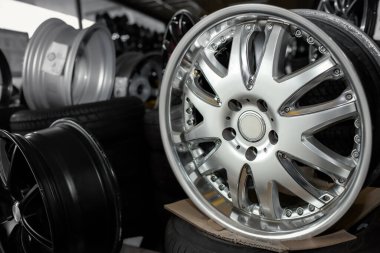 Alüminyum alaşımlı tekerlek veya Mag Wheel yüksek performanslı otomobil bölümü dekorasyonu