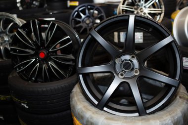 Alüminyum alaşımlı tekerlek veya Mag Wheel yüksek performanslı otomobil bölümü dekorasyonu