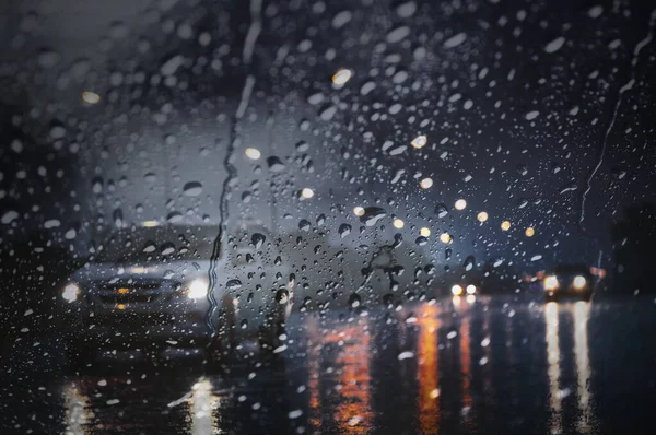 Blurry Wet Road Light Reflections Twilight Scene Hard Rain Fall — Stockfoto