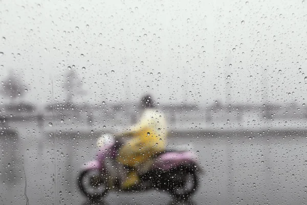 Blurry Biker Hard Rainfall Dramatic Scene Rainy Season Southeast Asia — Fotografia de Stock