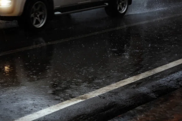 Wet Road City Twilight Scene Hard Rain Fall — ストック写真